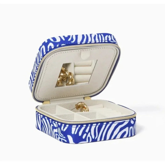 NWT Lilly Pulitzer Travel Jewelry Case Blue & White Martinique Blue Zee Bebe Gol - Picture 3 of 6